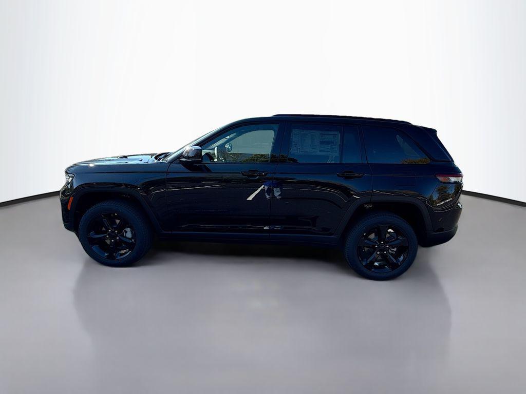 new 2025 Jeep Grand Cherokee car, priced at $55,660