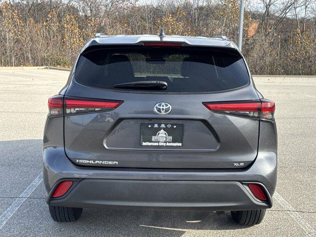 used 2021 Toyota Highlander car, priced at $30,498