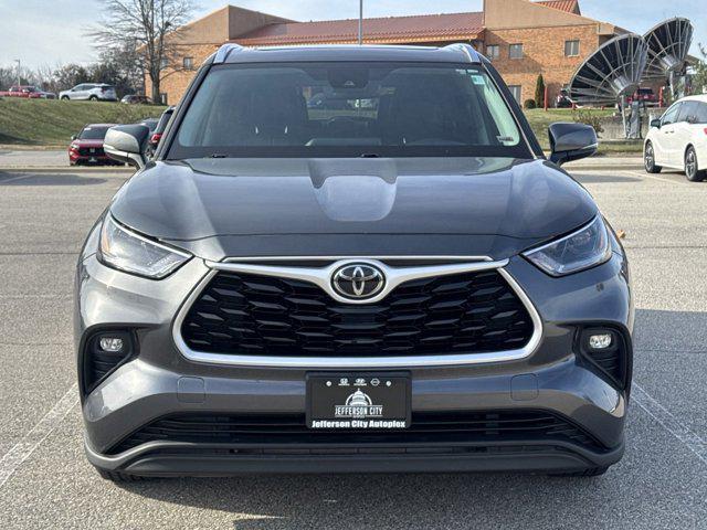 used 2021 Toyota Highlander car, priced at $30,498