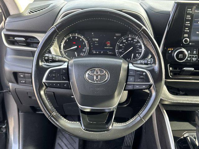 used 2021 Toyota Highlander car, priced at $30,498