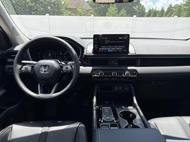 new 2025 Honda Pilot car, priced at $51,041