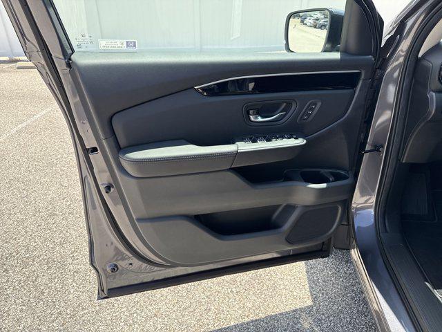 new 2025 Honda Pilot car, priced at $51,041