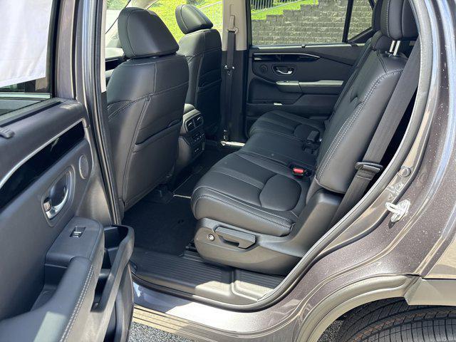 new 2025 Honda Pilot car, priced at $51,041