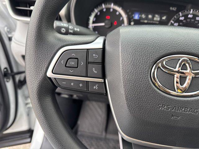 used 2023 Toyota Highlander car, priced at $32,498