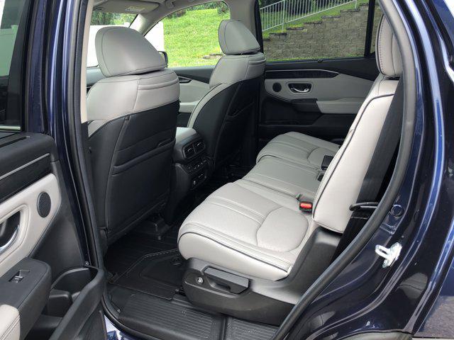 new 2025 Honda Pilot car, priced at $53,811