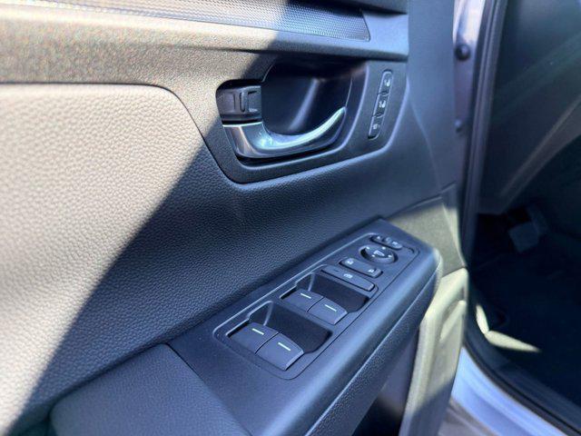 new 2026 Honda CR-V Hybrid car, priced at $40,421