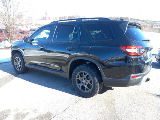 new 2025 Honda Pilot car, priced at $50,795