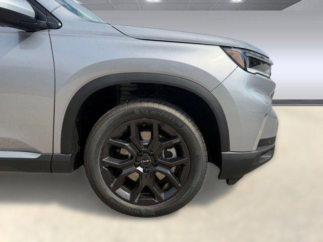new 2025 Honda Pilot car, priced at $50,895