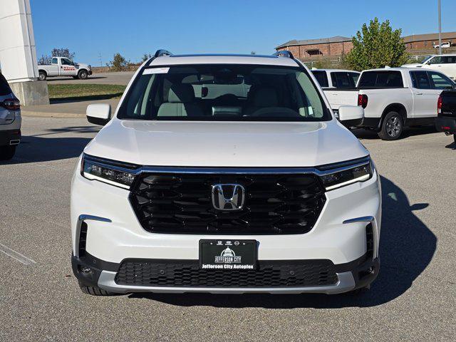 new 2025 Honda Pilot car, priced at $47,661