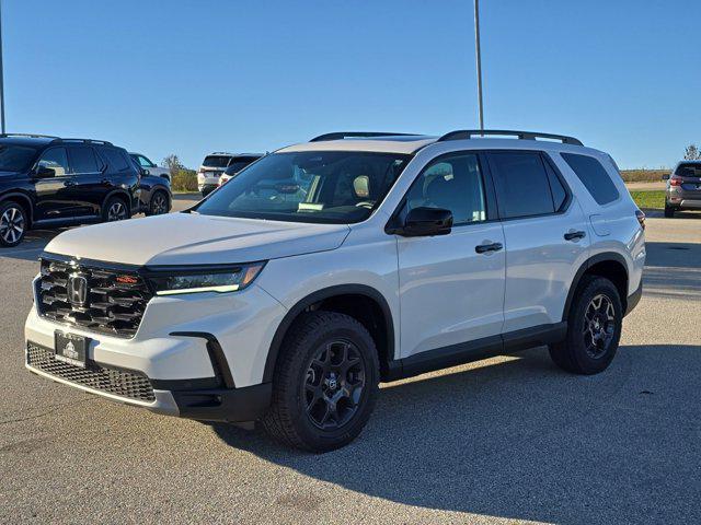 new 2025 Honda Pilot car, priced at $51,250