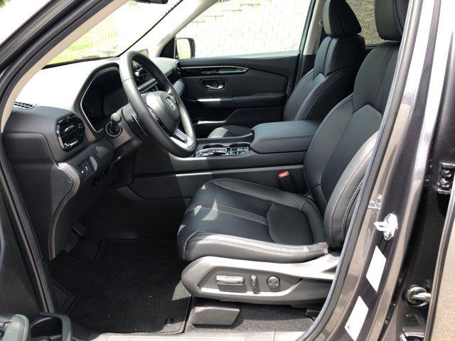 new 2025 Honda Pilot car, priced at $44,941