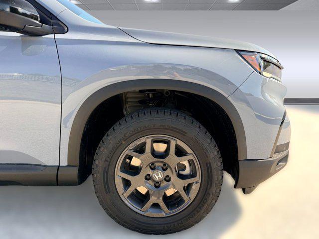 new 2025 Honda Pilot car, priced at $48,601