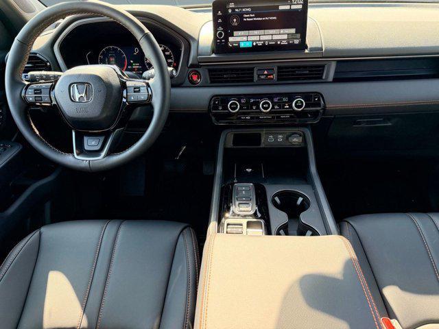 new 2025 Honda Pilot car, priced at $48,601