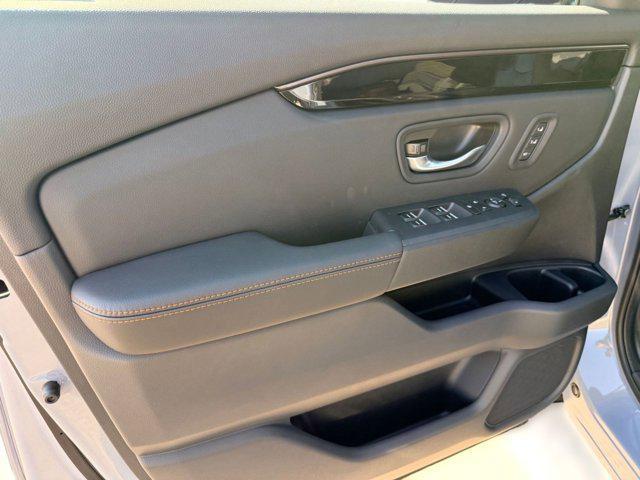 new 2025 Honda Pilot car, priced at $48,601