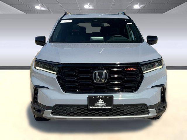 new 2025 Honda Pilot car, priced at $48,601