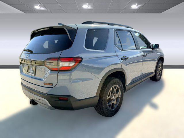 new 2025 Honda Pilot car, priced at $48,601