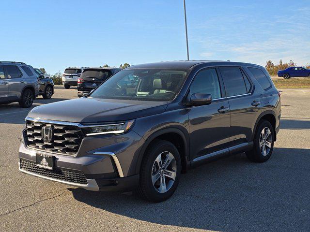 new 2025 Honda Pilot car, priced at $44,221