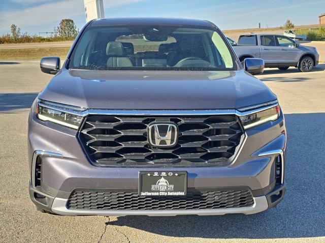 new 2025 Honda Pilot car, priced at $44,221