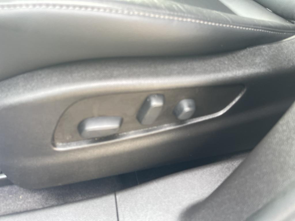 used 2023 Cadillac XT4 car, priced at $33,000