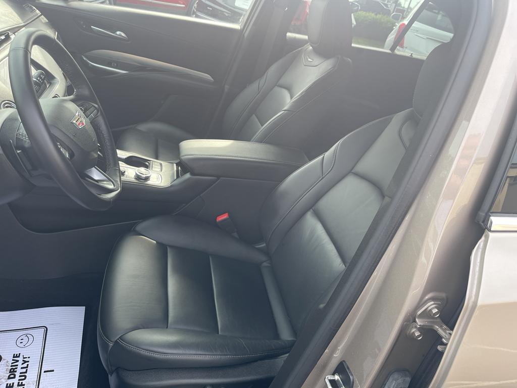 used 2023 Cadillac XT4 car, priced at $33,000