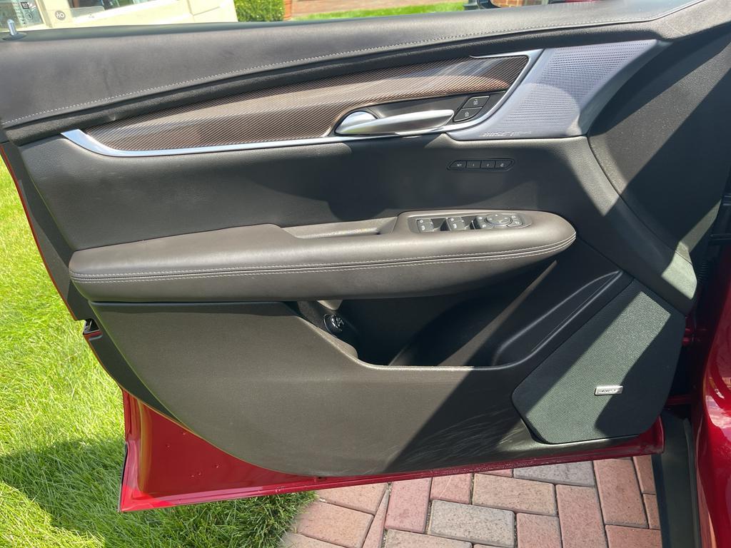 used 2024 Cadillac XT5 car, priced at $51,500