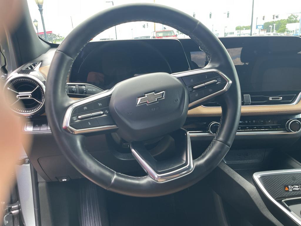 used 2025 Chevrolet Equinox car, priced at $30,000