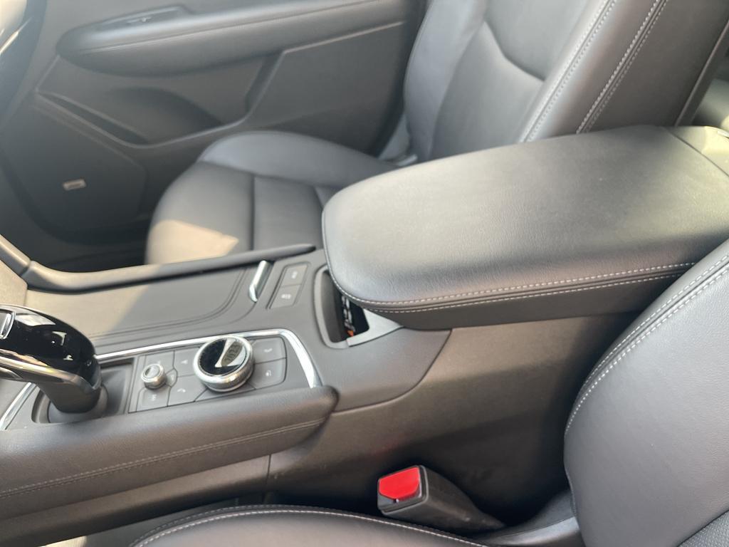 used 2024 Cadillac XT6 car, priced at $52,900