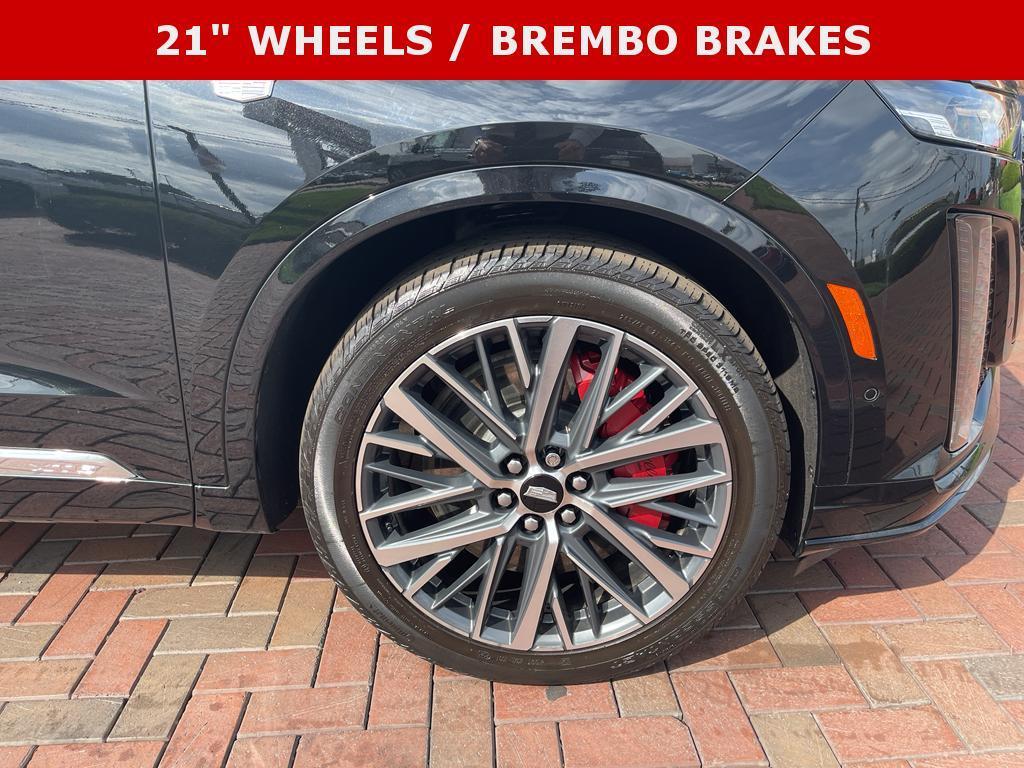 used 2024 Cadillac XT6 car, priced at $52,900