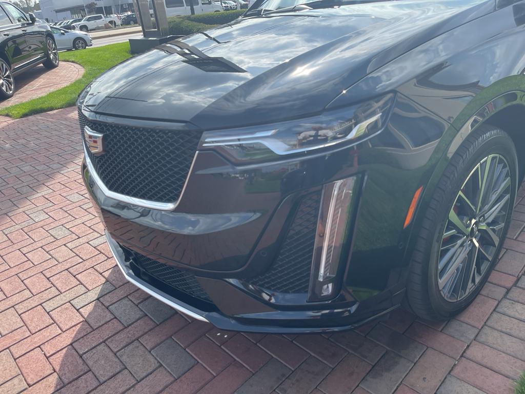 used 2024 Cadillac XT6 car, priced at $52,900