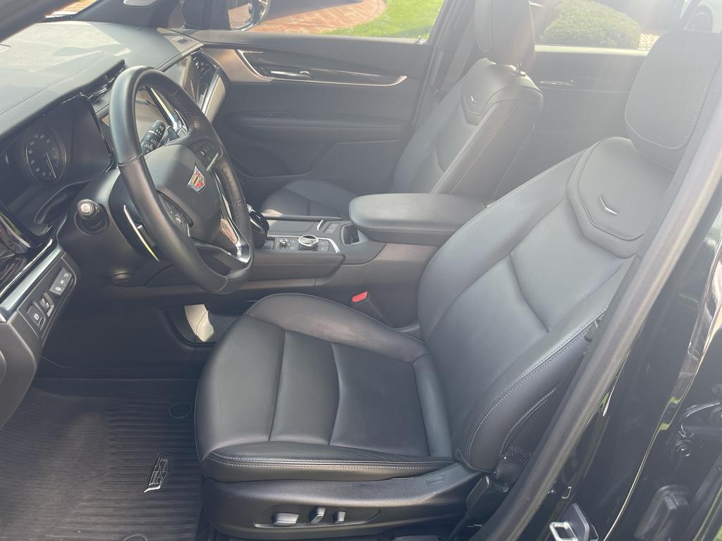 used 2024 Cadillac XT6 car, priced at $52,900