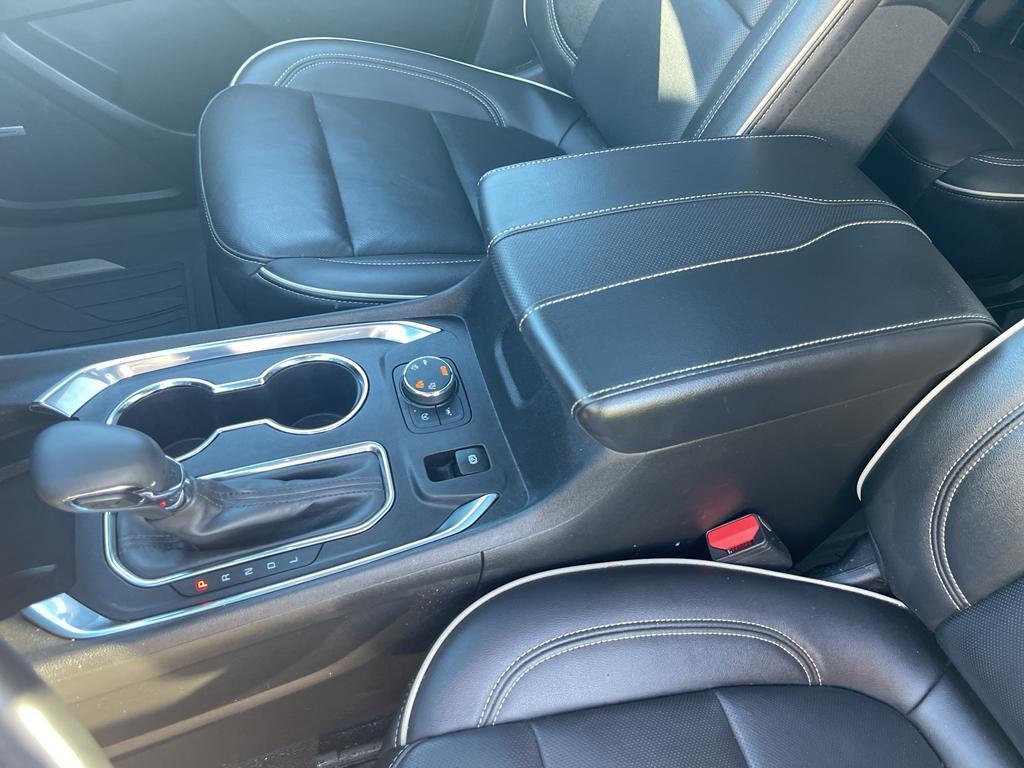 used 2023 Chevrolet Traverse car, priced at $40,800