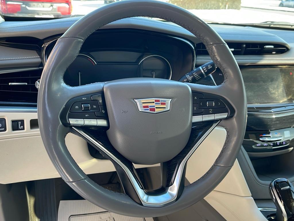used 2022 Cadillac XT6 car, priced at $38,800