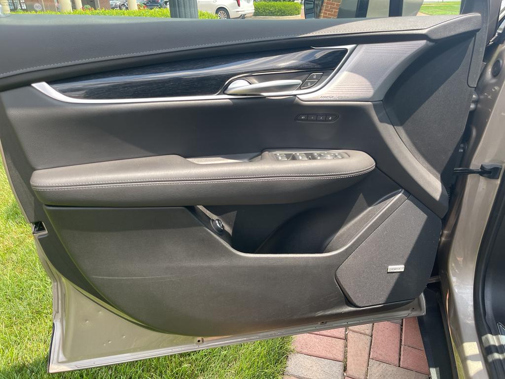 used 2023 Cadillac XT5 car, priced at $37,000