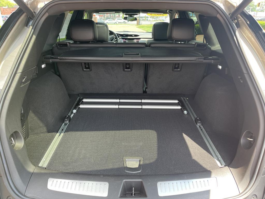 used 2023 Cadillac XT5 car, priced at $37,000