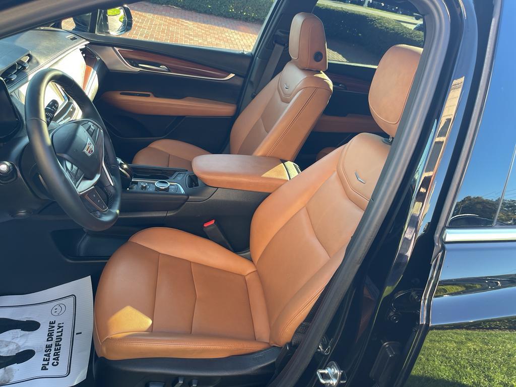 used 2025 Cadillac XT5 car, priced at $47,500