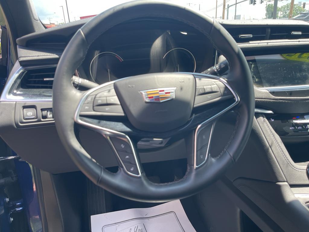 used 2025 Cadillac XT5 car, priced at $45,500