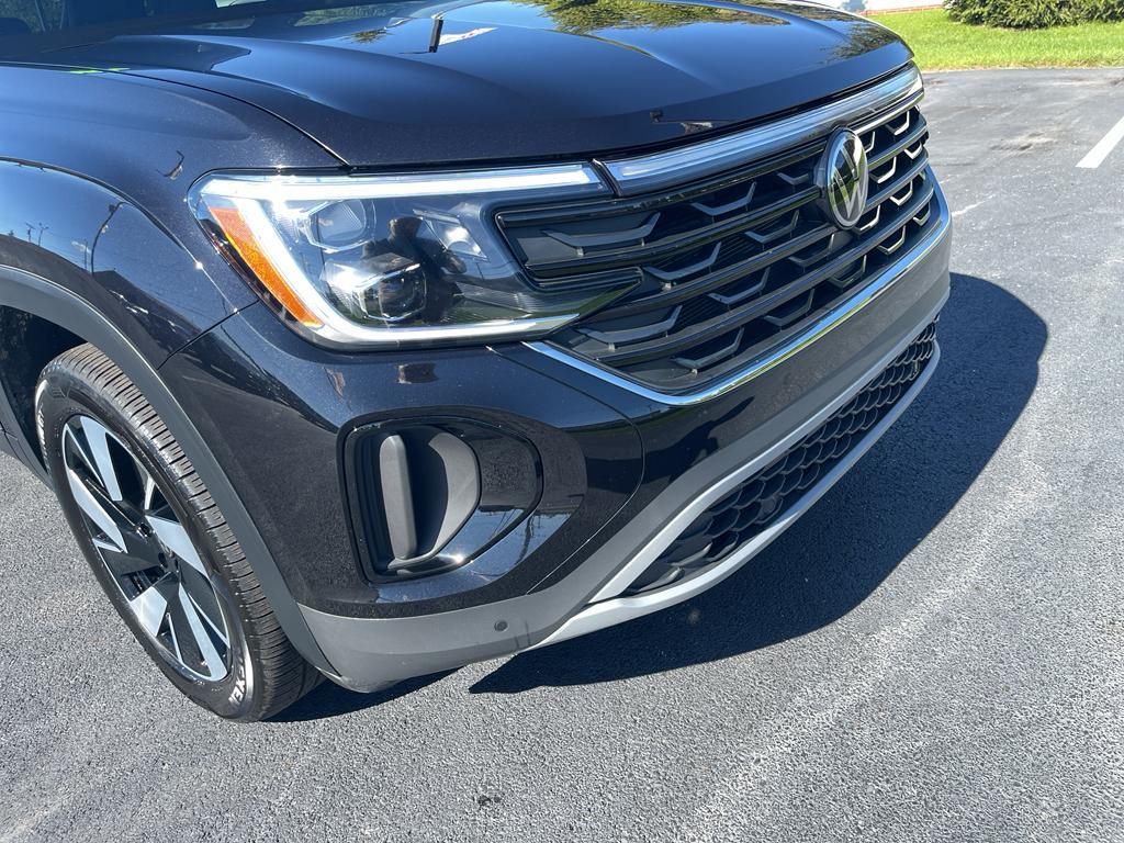 used 2025 Volkswagen Atlas Cross Sport car, priced at $38,000