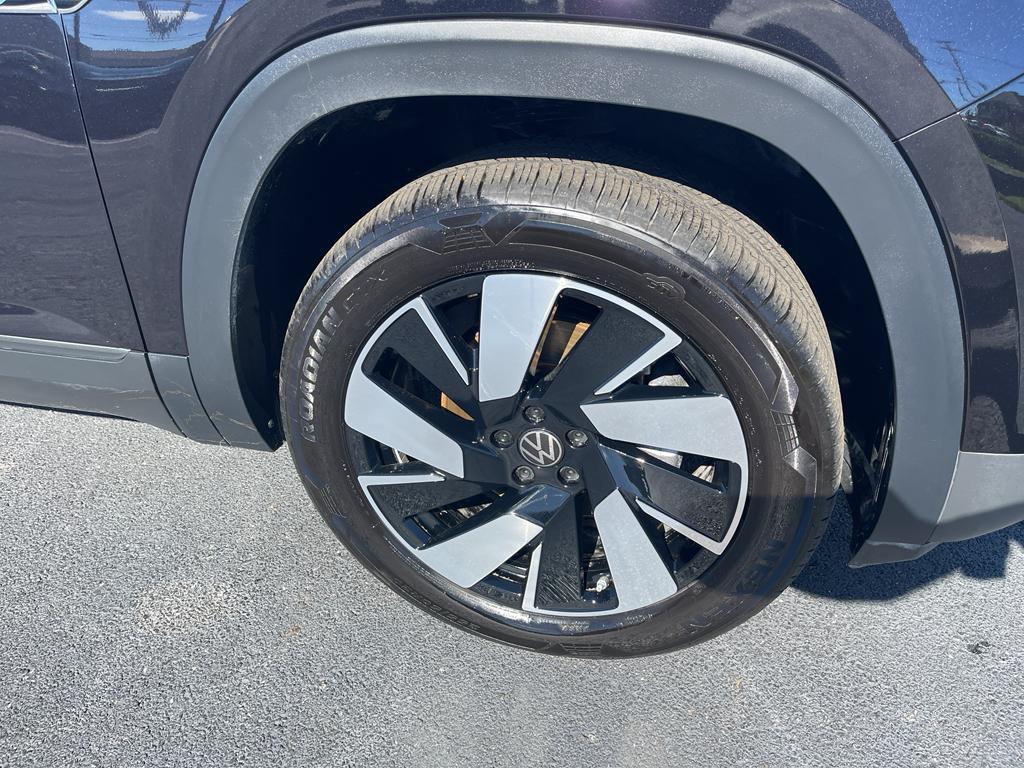 used 2025 Volkswagen Atlas Cross Sport car, priced at $38,000