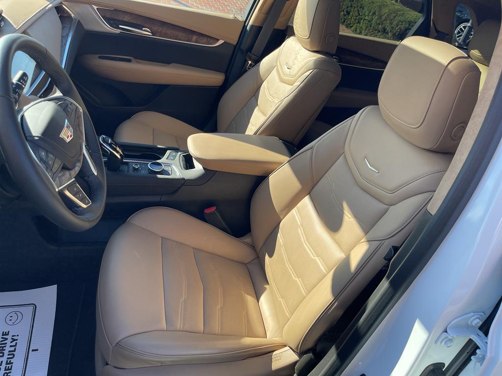 used 2024 Cadillac XT5 car, priced at $55,500