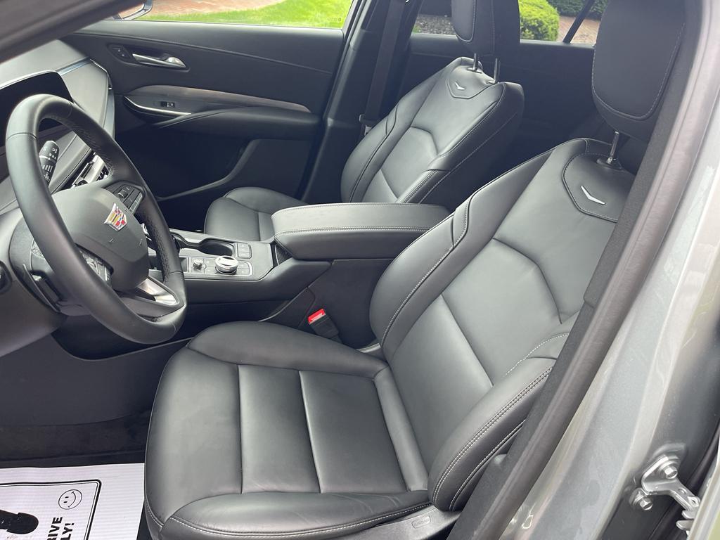 used 2025 Cadillac XT4 car, priced at $42,900