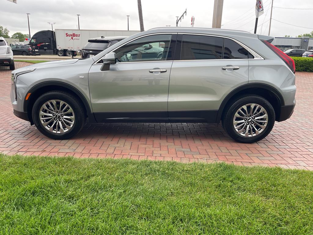 used 2025 Cadillac XT4 car, priced at $42,900