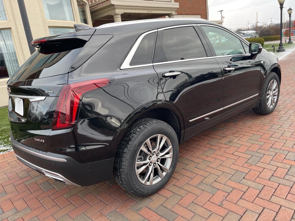 used 2022 Cadillac XT5 car, priced at $34,900