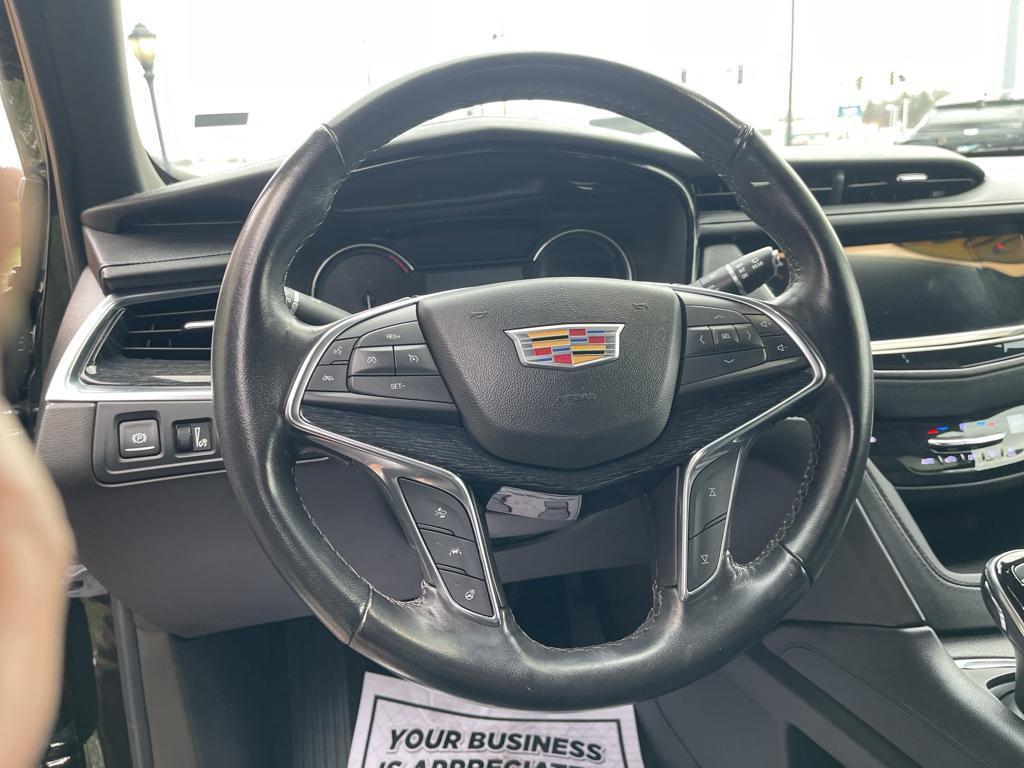 used 2022 Cadillac XT5 car, priced at $34,900