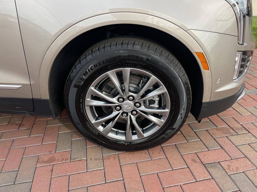 used 2023 Cadillac XT5 car, priced at $36,500