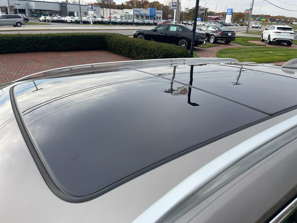 used 2023 Cadillac XT5 car, priced at $36,500