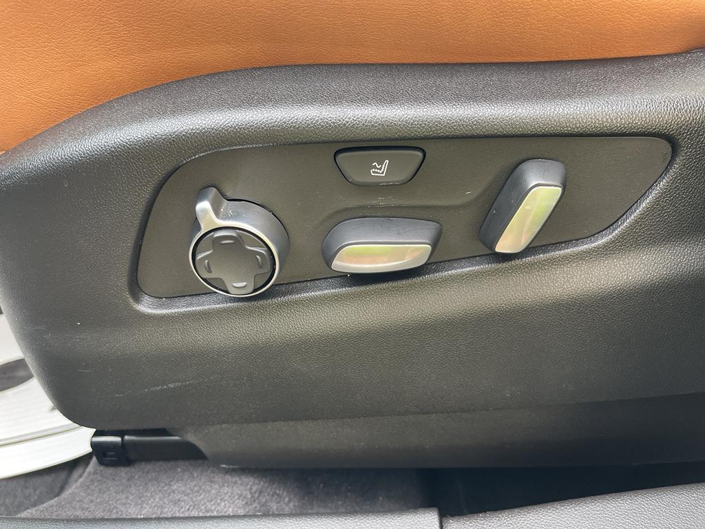 used 2023 Cadillac XT4 car, priced at $32,500