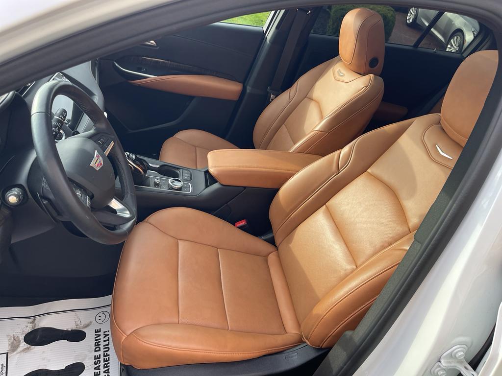 used 2023 Cadillac XT4 car, priced at $32,500