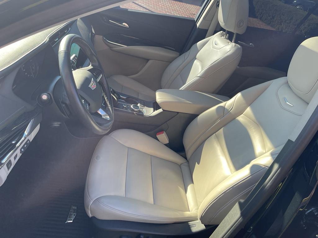 used 2023 Cadillac XT4 car, priced at $33,000