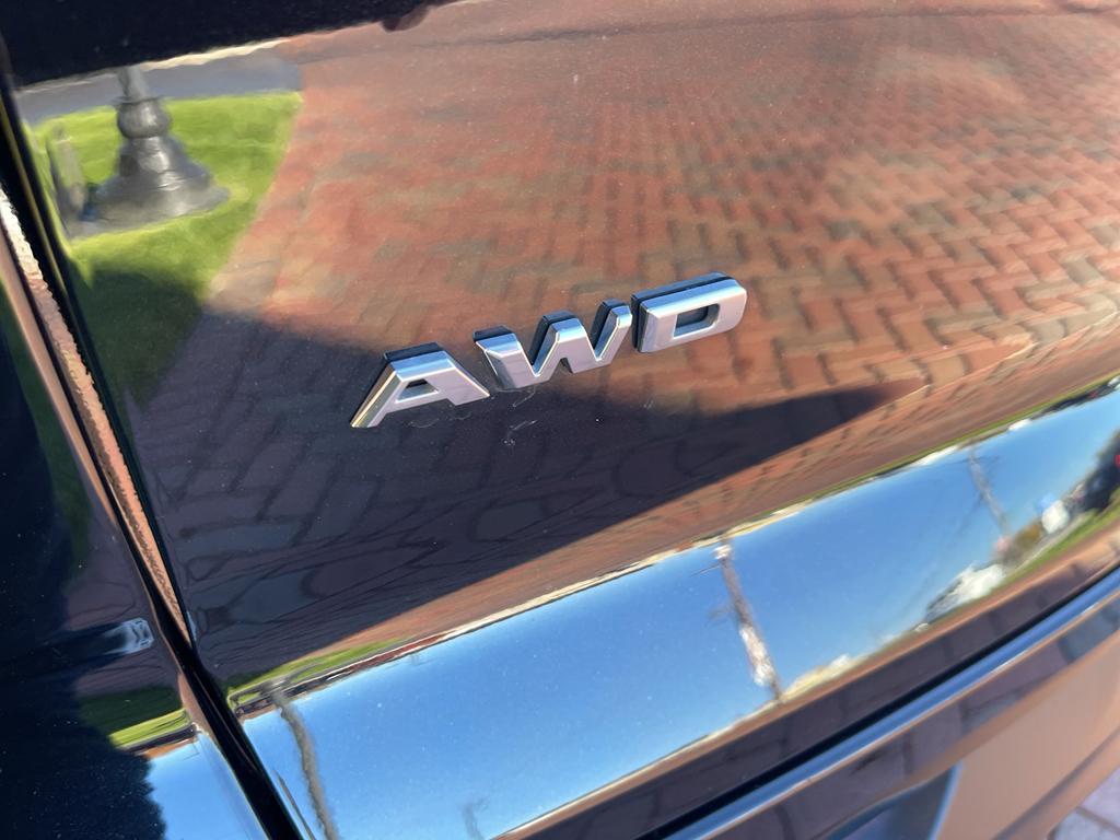 used 2023 Cadillac XT4 car, priced at $33,000