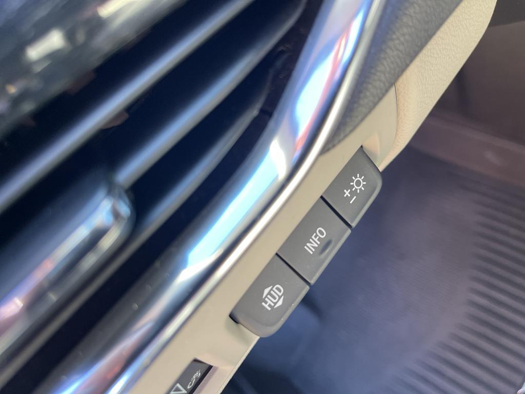 used 2023 Cadillac XT4 car, priced at $33,000